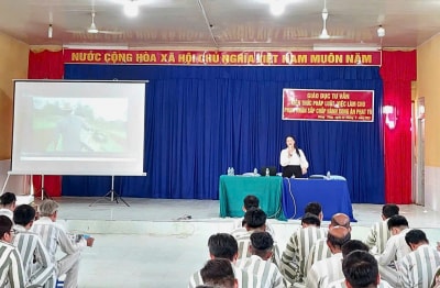 Trung tâm DVVL Đồng Tháp tư vấn dạy nghề và giới thiệu việc làm cho phạm nhân tại Trại giam Cao Lãnh