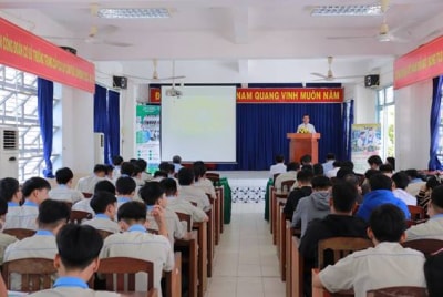 Sáng 15/9/2025, Trung tâm Dịch vụ Việc làm (DVVL) Đồng Tháp phối hợp với Trường Trung cấp nghề Cai Lậy tổ chức buổi tư vấn, sơ tuyển lao động đi làm...