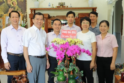 Khi các thế hệ gặp nhau trong mùa xuân của ký ức và kỳ vọng