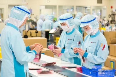 Tuyển gấp 5 nữ làm việc tại Nhật Bản đơn hàng Đóng gói mỹ phẩm