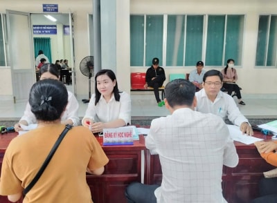 Niềm hạnh phúc hơn cả mong đợi trong ngày con gái trở về sau 4 năm làm việc tại Nhật Bản