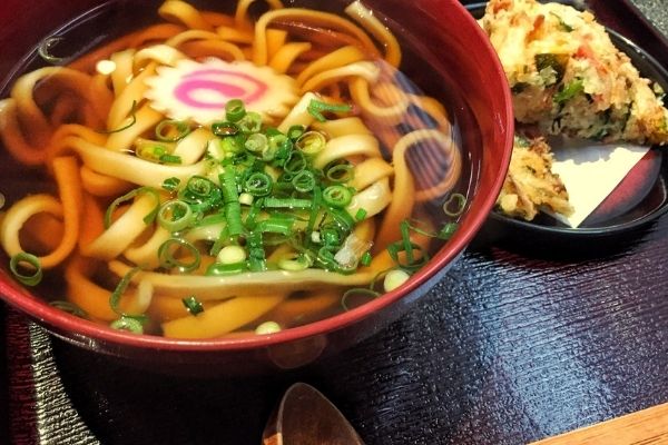 Mì udon (うどん)