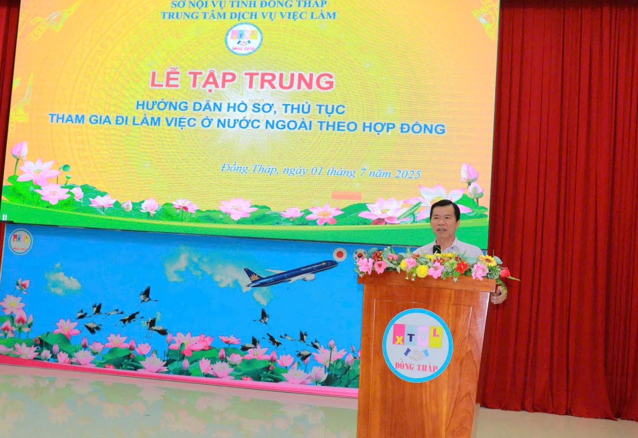 “Đi làm việc ở nước ngoài không chỉ là lựa chọn việc làm, mà là quyết định quan trọng mở ra cả một bước ngoặt trong cuộc đời”