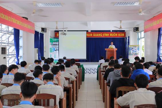 Từ việc làm trong nước đến đi làm việc nước ngoài: Một hành trình mới của học sinh Trường Trung cấp nghề Cai Lậy