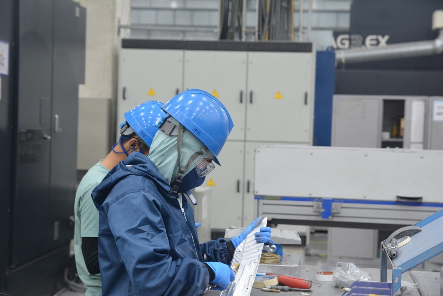 Tuyển gấp 2 nam làm việc tại Nhật Bản đơn hàng Sản xuất Linh kiện Robot