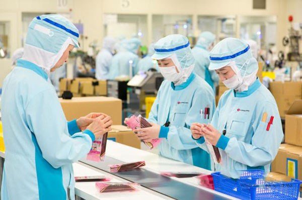 Tuyển gấp 5 nữ làm việc tại Nhật Bản đơn hàng Đóng gói mỹ phẩm