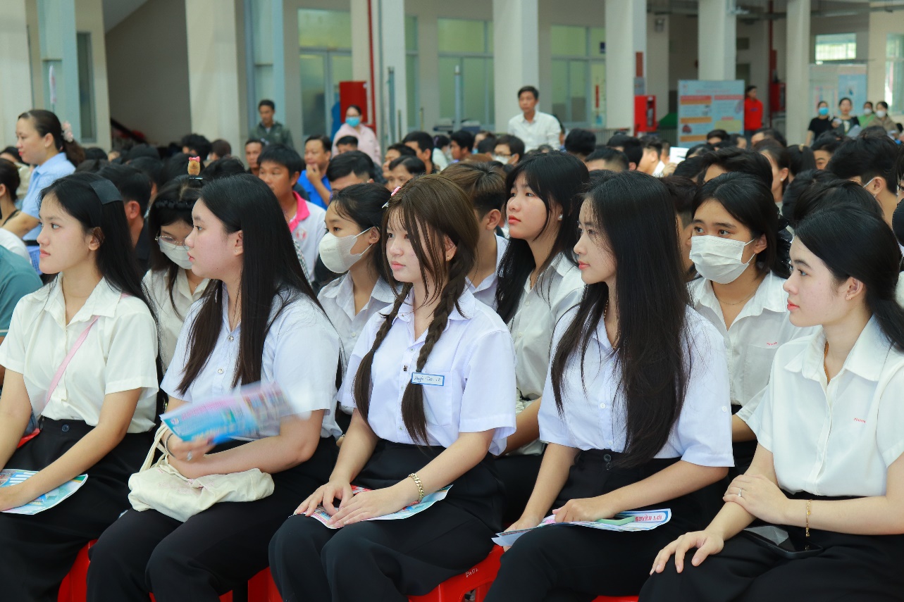 Xuất khẩu lao động - Khai mở tư duy