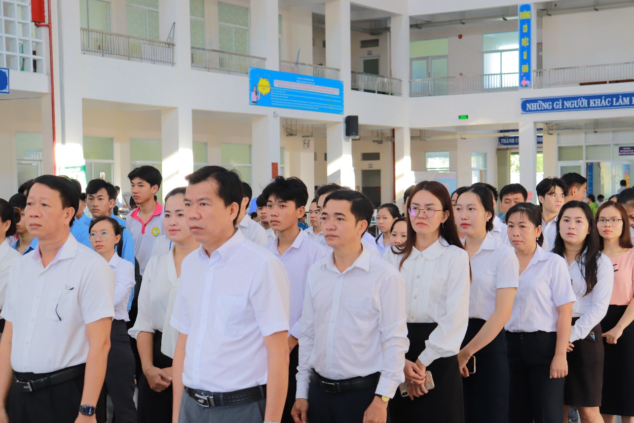 Điều đặc biệt trong buổi chào cờ đầu tuần ở Trung tâm DVVL Đồng Tháp