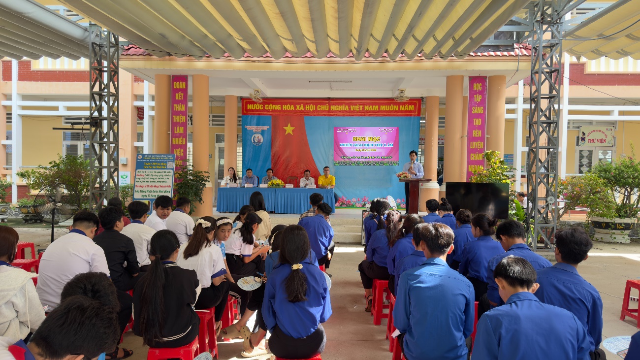 Đưa thông tin việc làm chính thống đến gần người lao động vùng biên