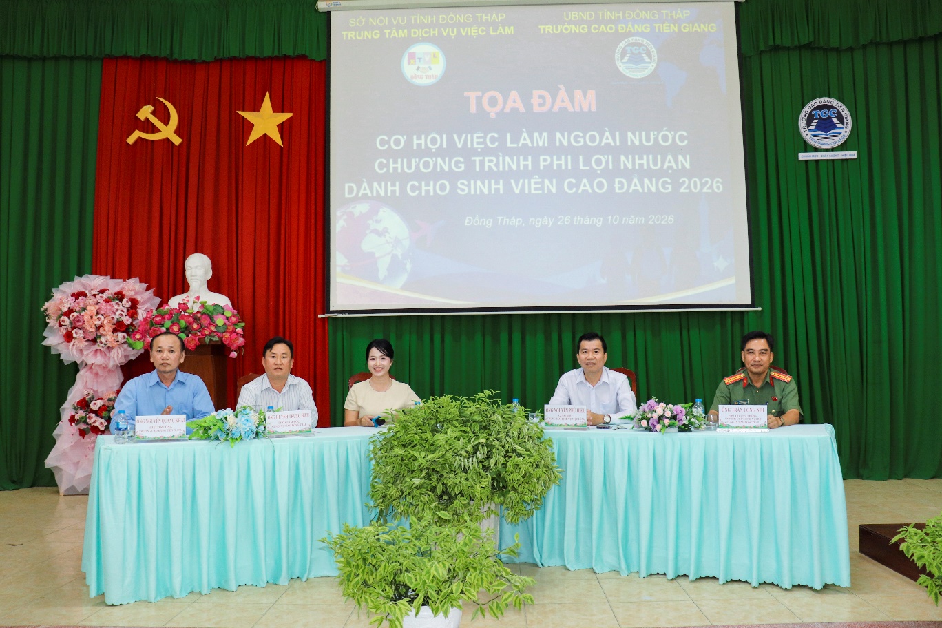 Chương trình phi lợi nhuận: Thêm lựa chọn việc làm ngoài nước cho sinh viên cao đẳng